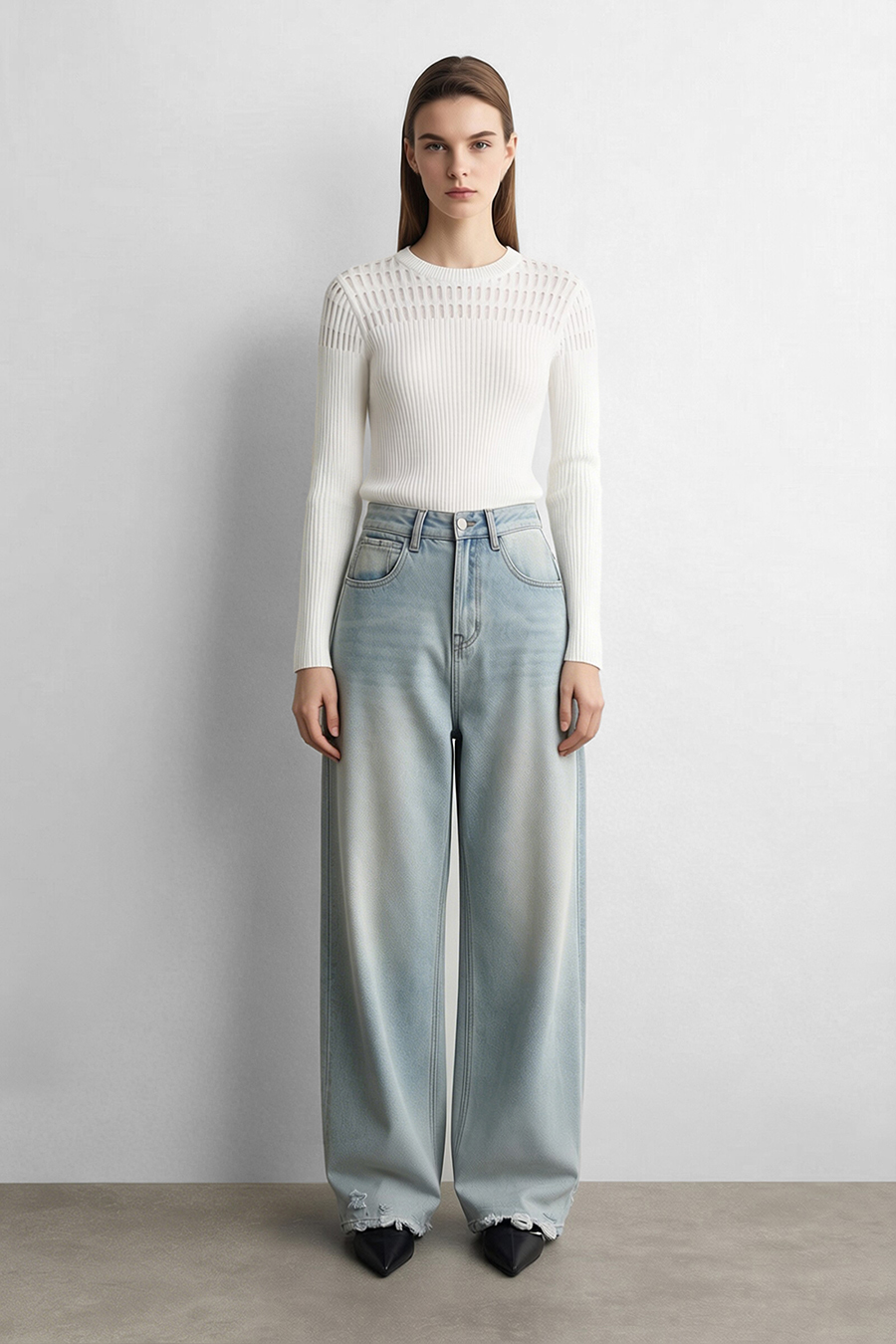 Crew Neck Cutout Slim Knit Sweater | AMII