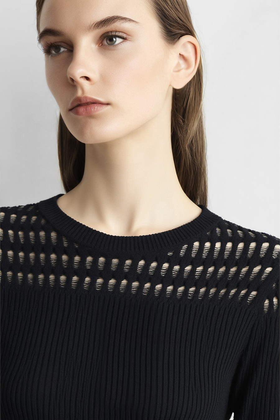 Crew Neck Cutout Slim Knit Sweater | AMII