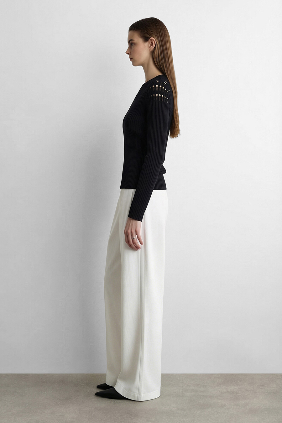 Crew Neck Cutout Slim Knit Sweater | AMII