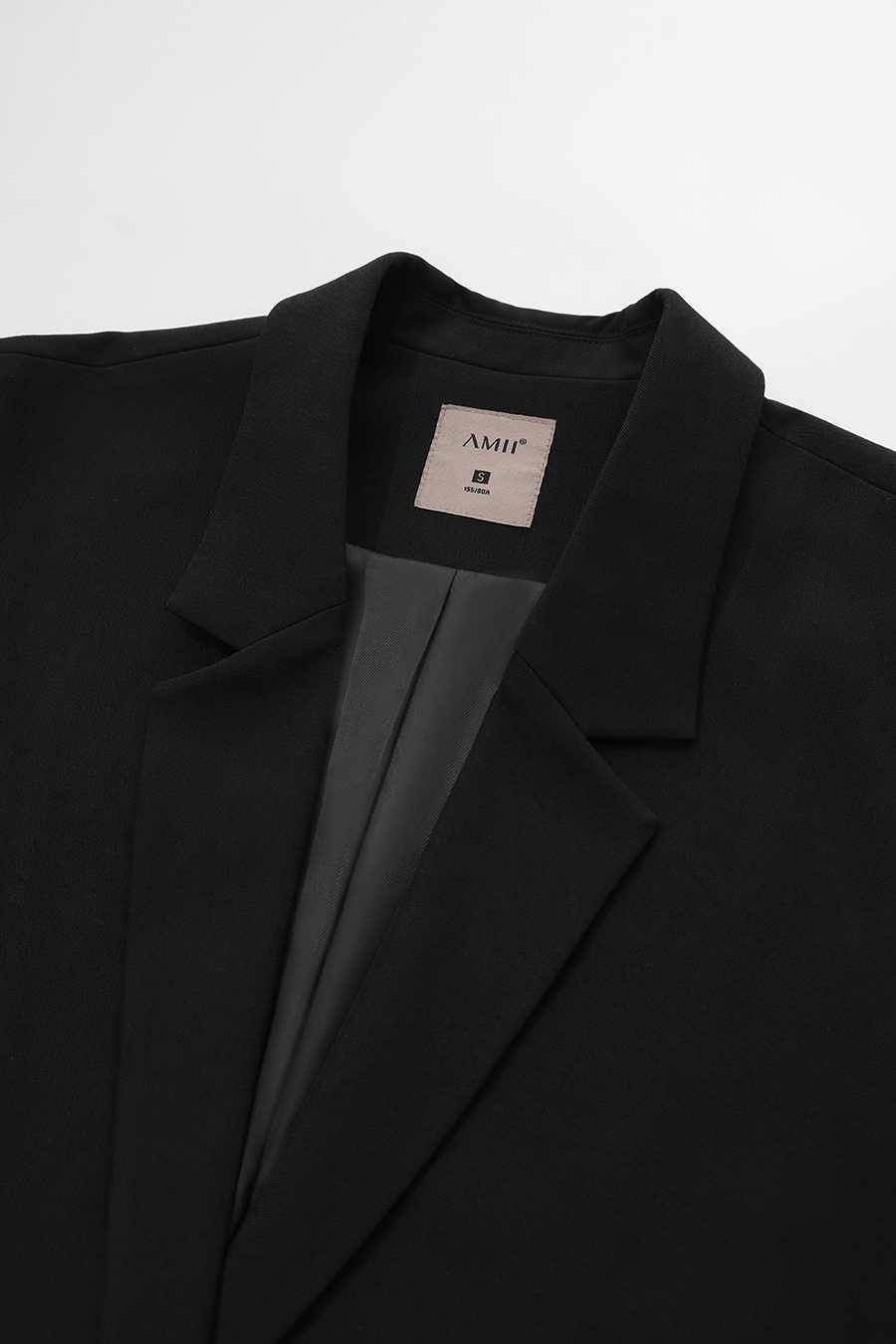 Contrast Satin-Paneled Blazer|AMII