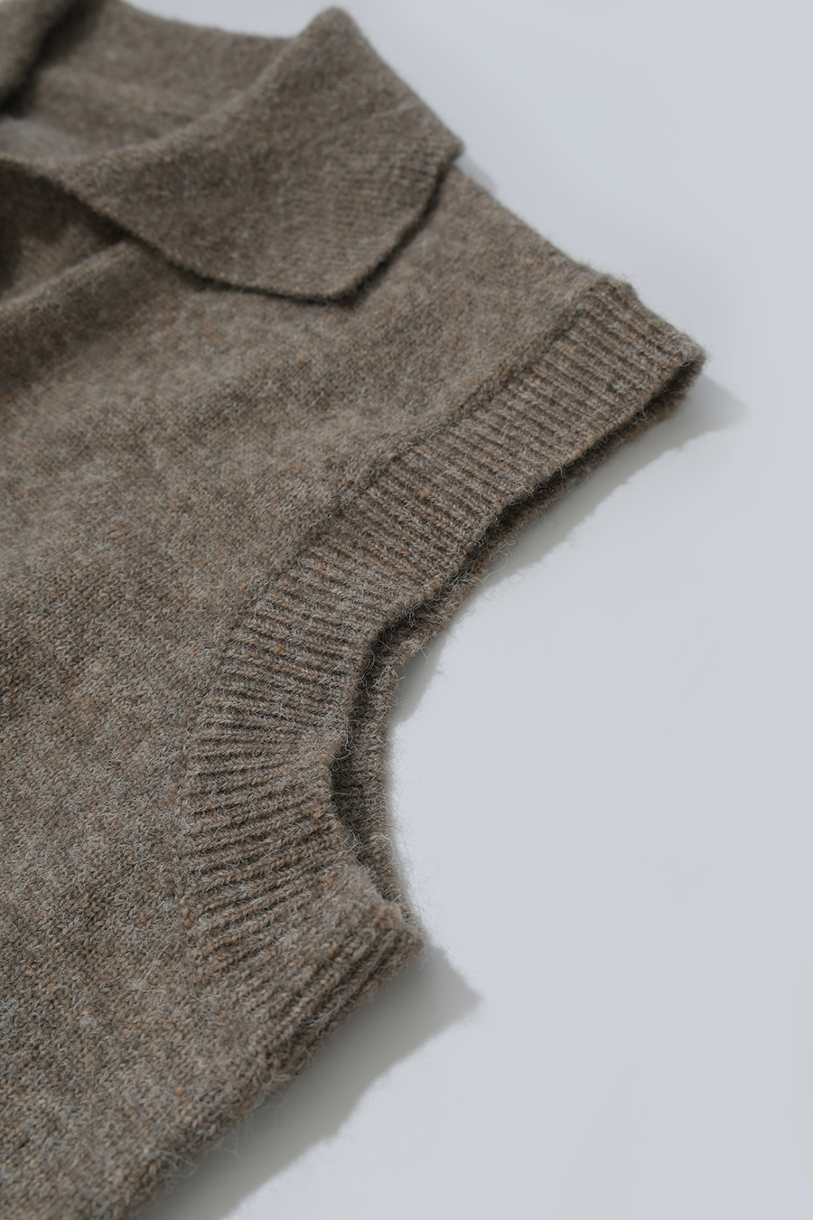 Polo Collar Knit Vest | AMII