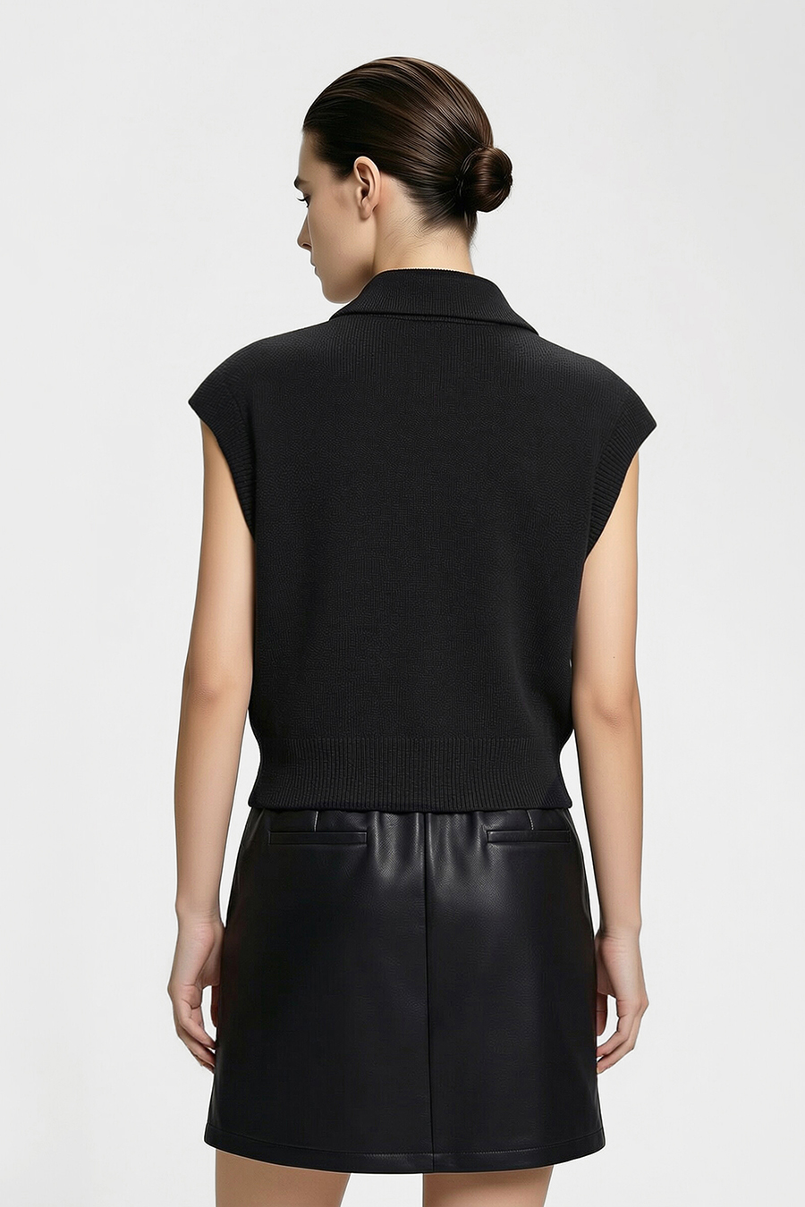 Polo Collar Knit Vest | AMII