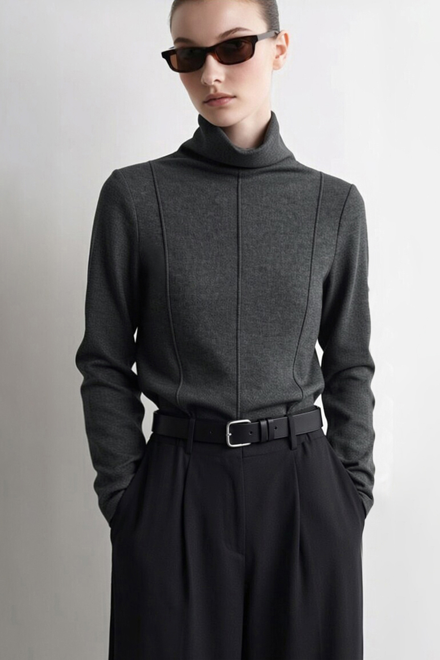 Versatile Slim-Fit Turtleneck Sweater | AMII