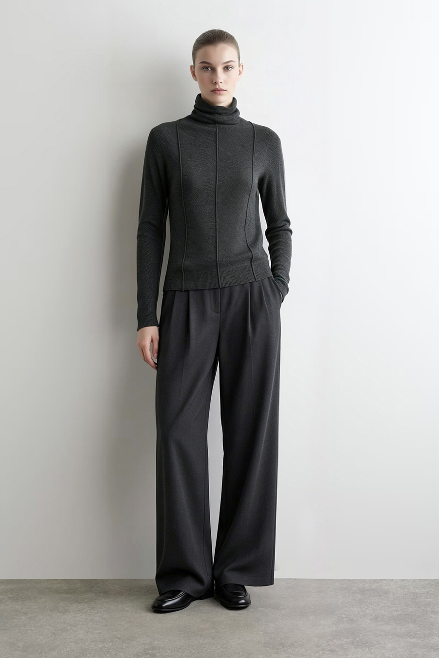 Versatile Slim-Fit Turtleneck Sweater | AMII