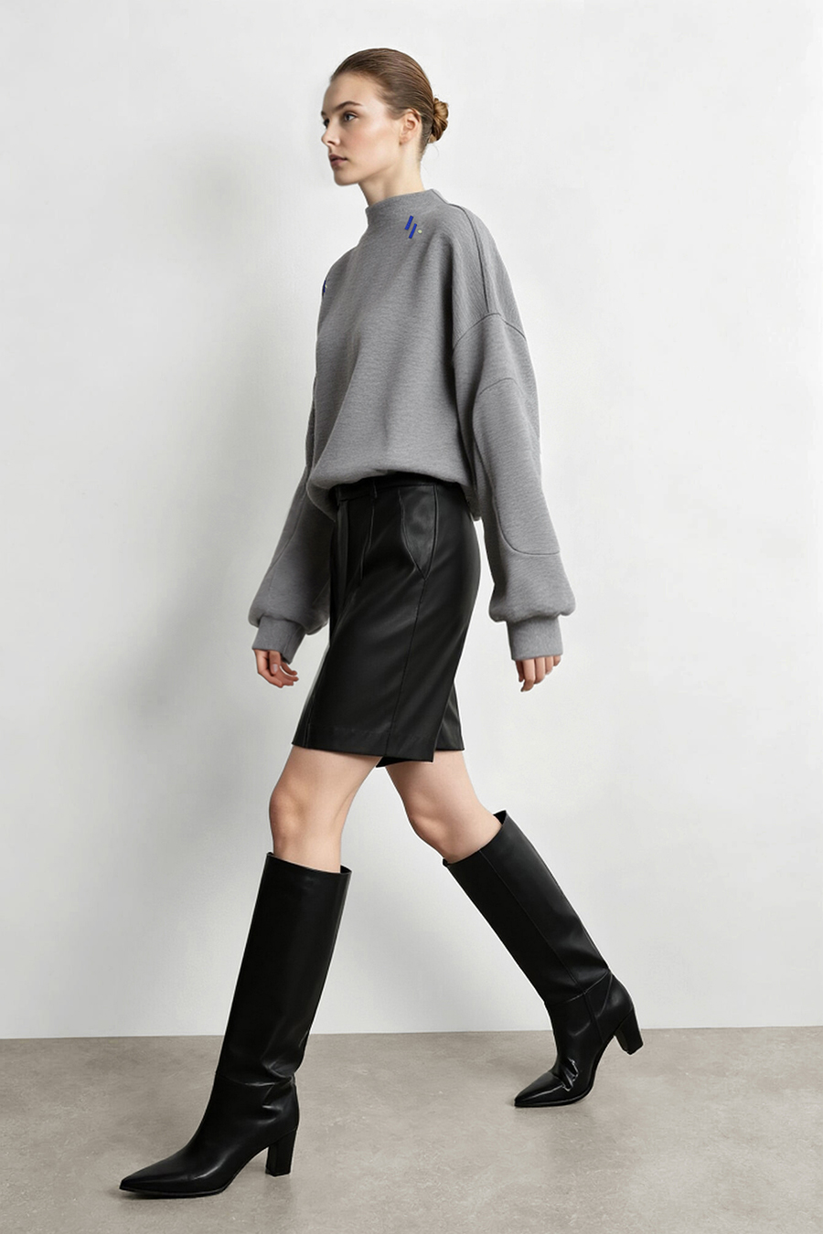 Color‑contrast embroidered drop‑shoulder hoodie|AMII