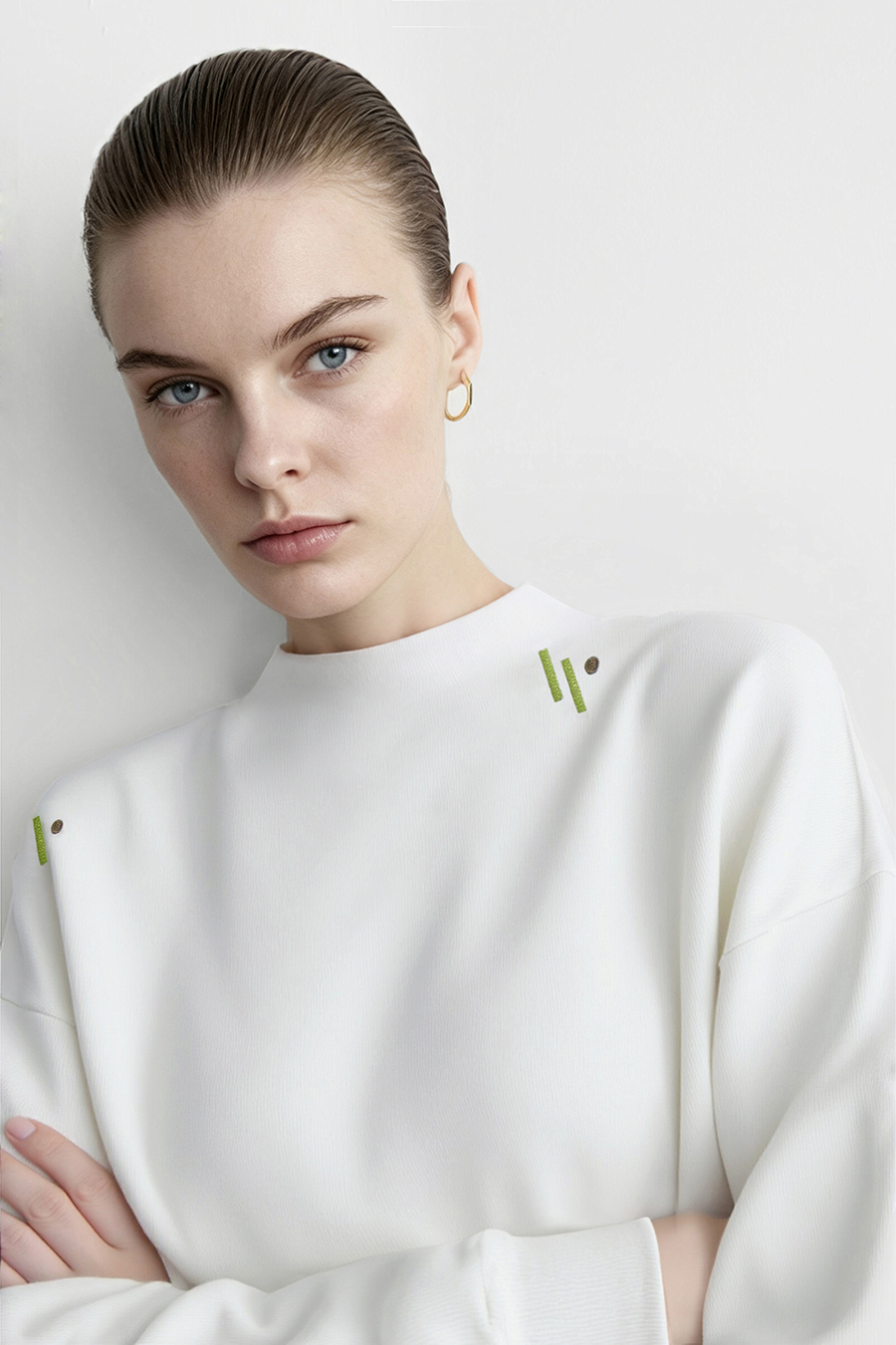 Color‑contrast embroidered drop‑shoulder hoodie|AMII