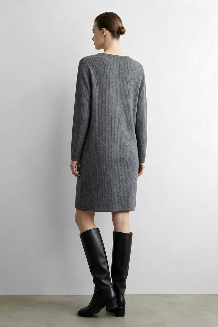 Round U-Neck Knit Dress|AMII