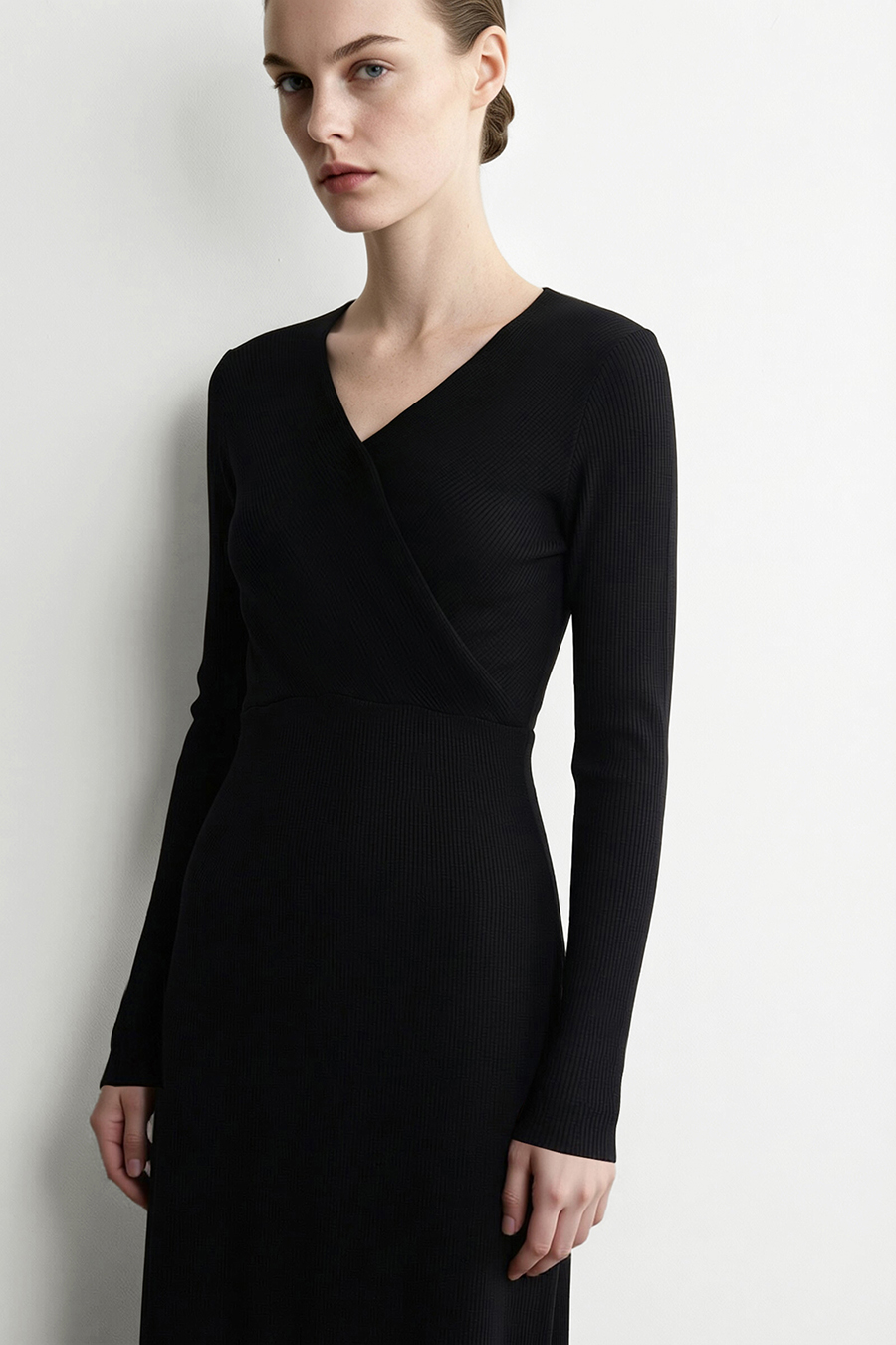 V-Neck Waist Cinched Dress | AMII