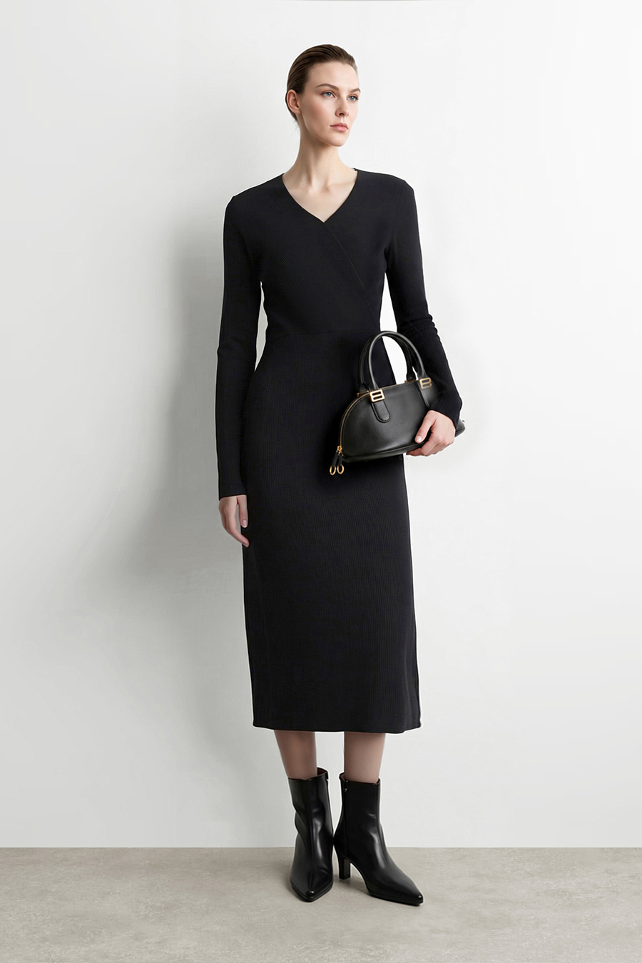 V-Neck Waist Cinched Dress | AMII