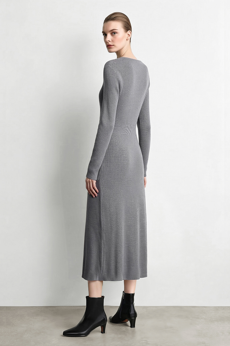 V-Neck Waist Cinched Dress | AMII