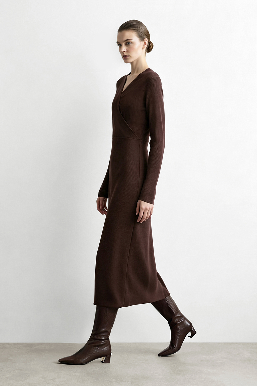 V-Neck Waist Cinched Dress | AMII