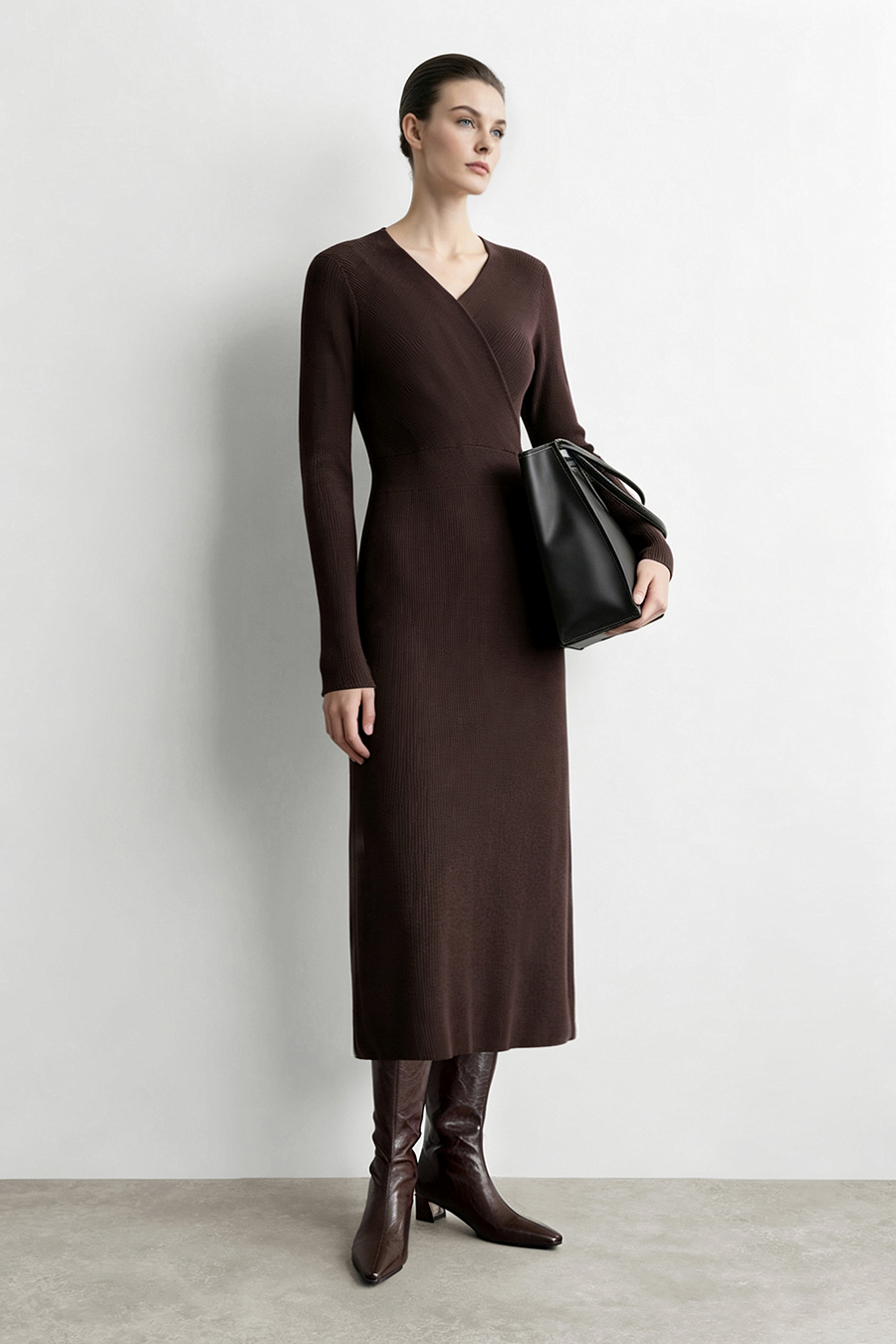 V-Neck Waist Cinched Dress | AMII