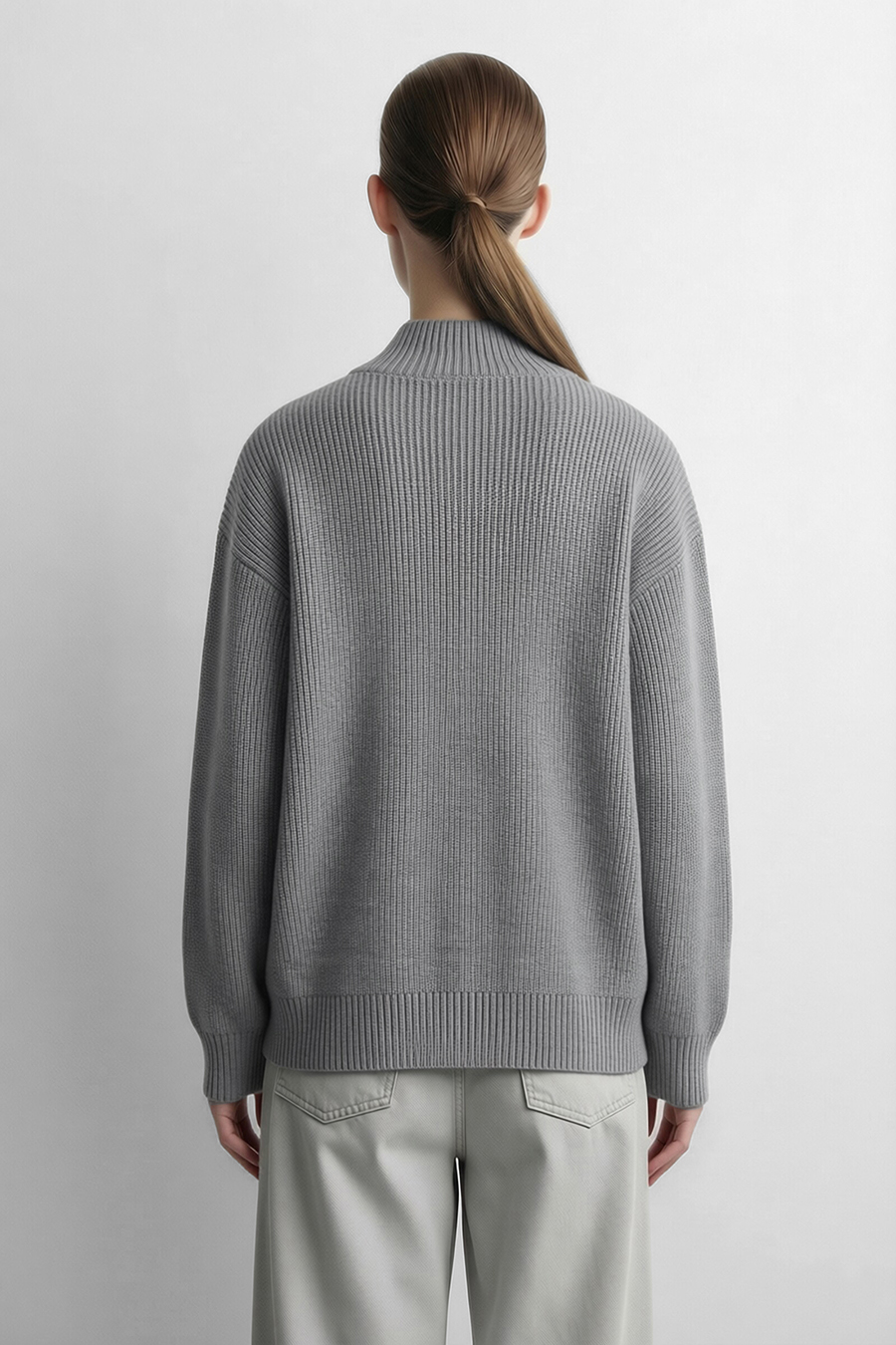 V-Neck Sweater with Removable Brooch|AMII
