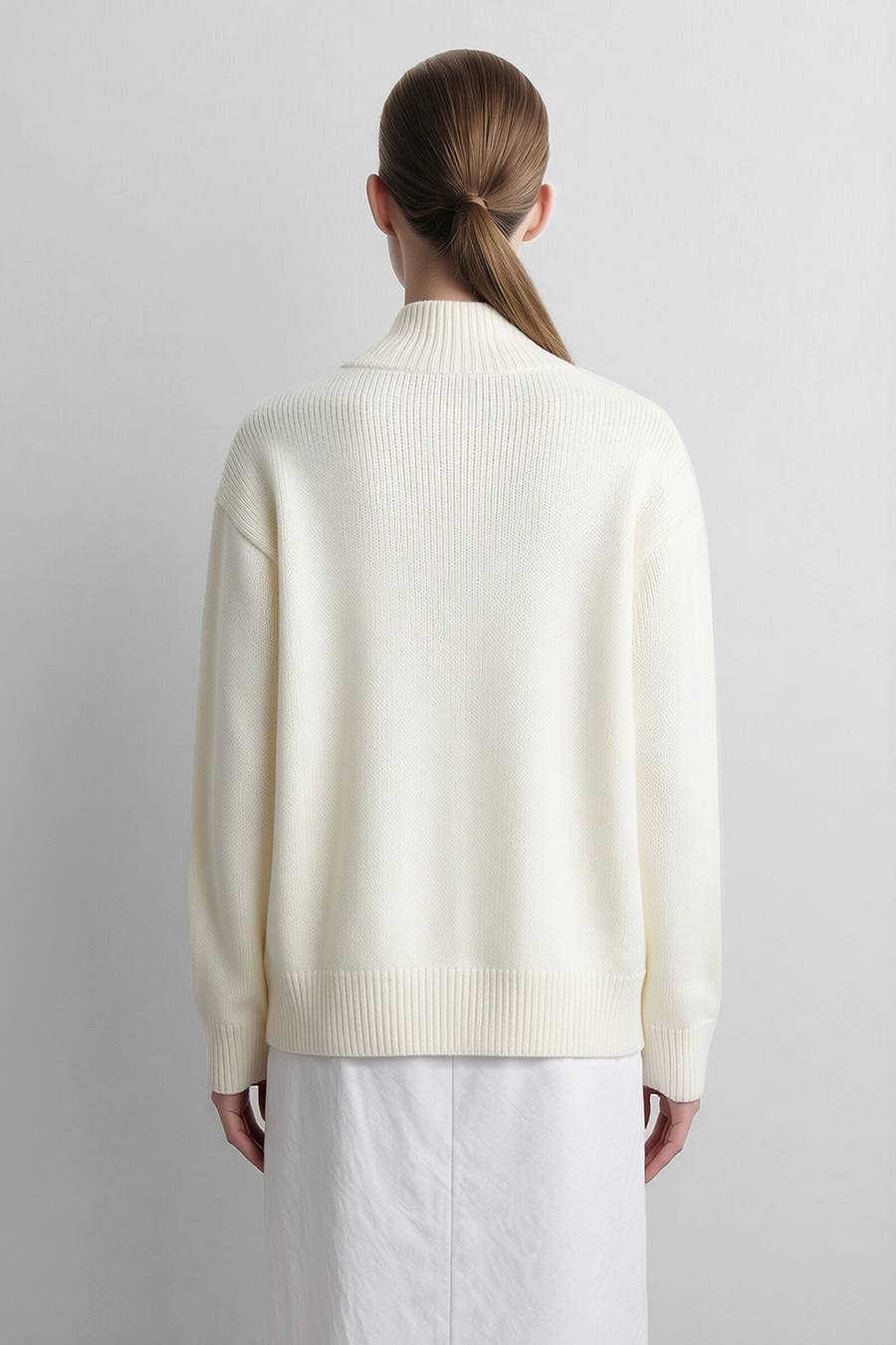 V-Neck Sweater with Removable Brooch|AMII