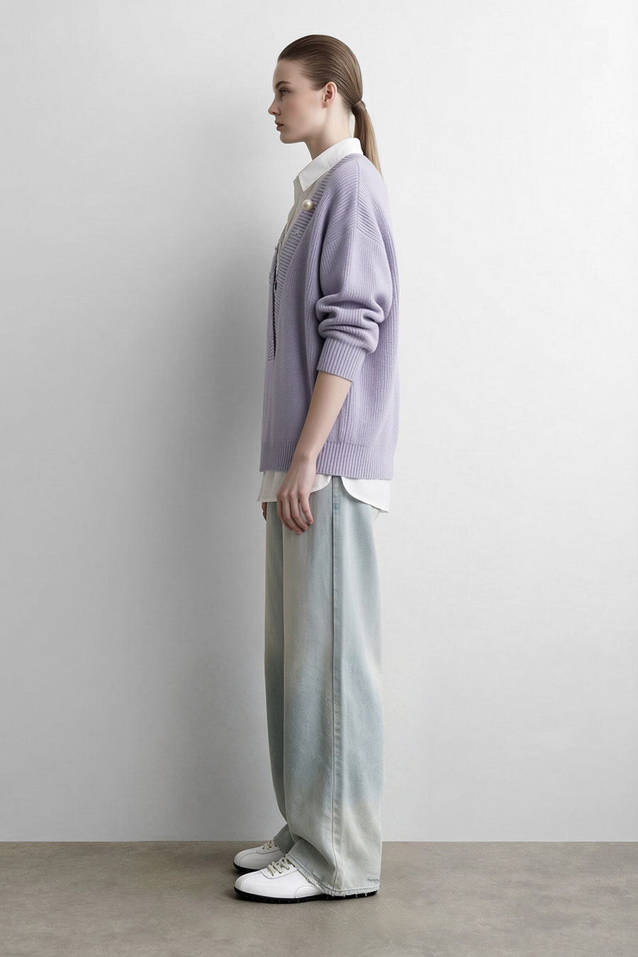 V-Neck Sweater with Removable Brooch|AMII