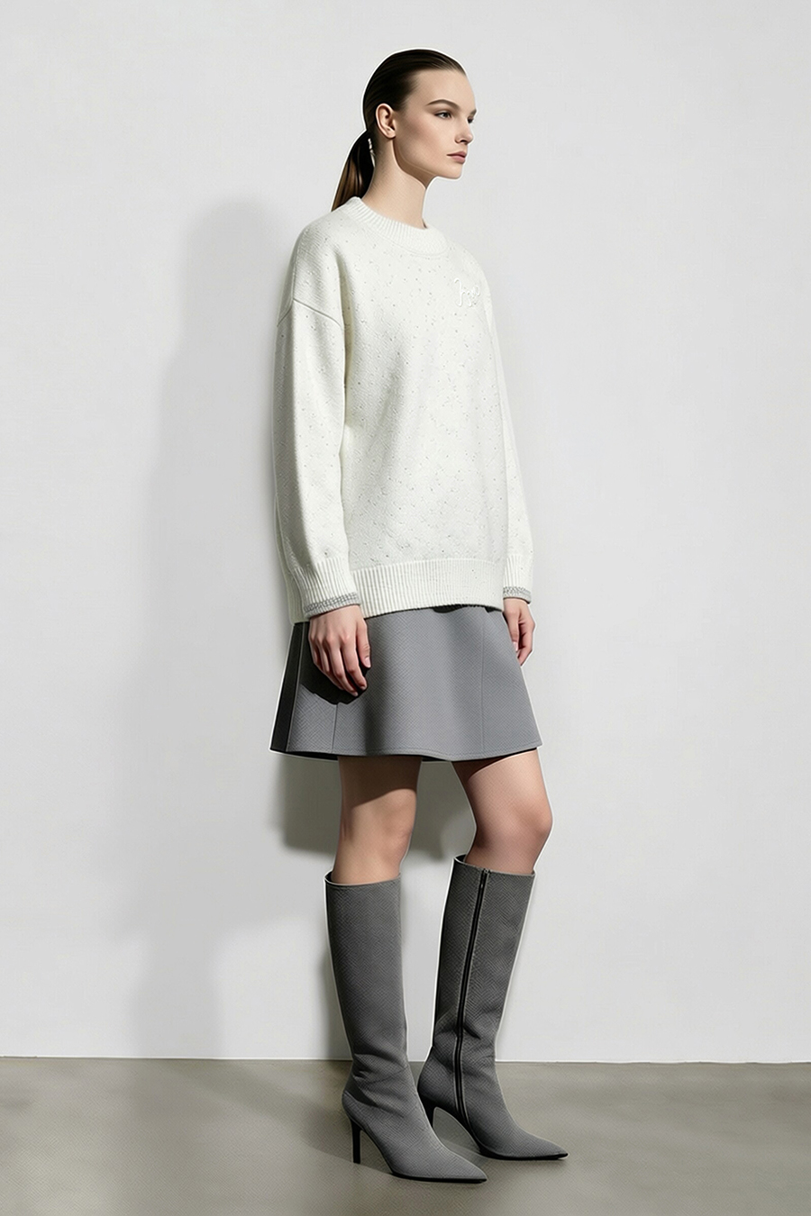 Letter Embroidered Color-Block Sweater|AMII