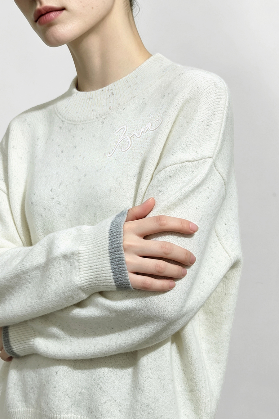 Letter Embroidered Color-Block Sweater|AMII