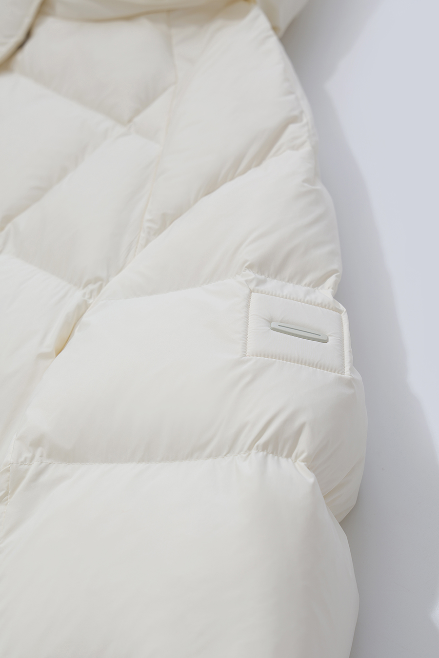 Graphene-Lined Hooded Down Jacket|AMII