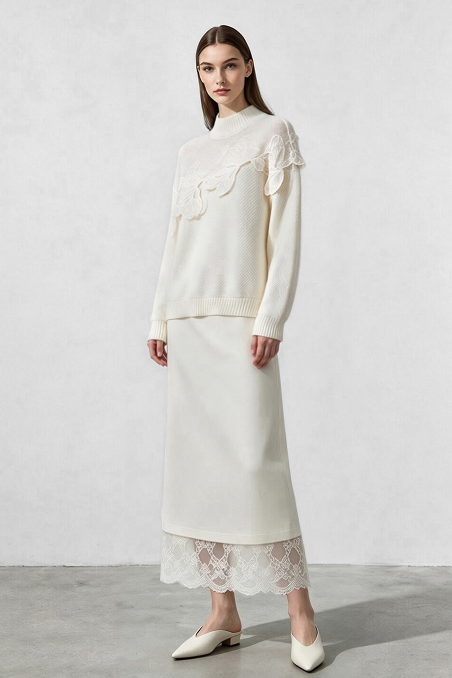 Lace-Trimmed Mock Neck Sweater|AMII