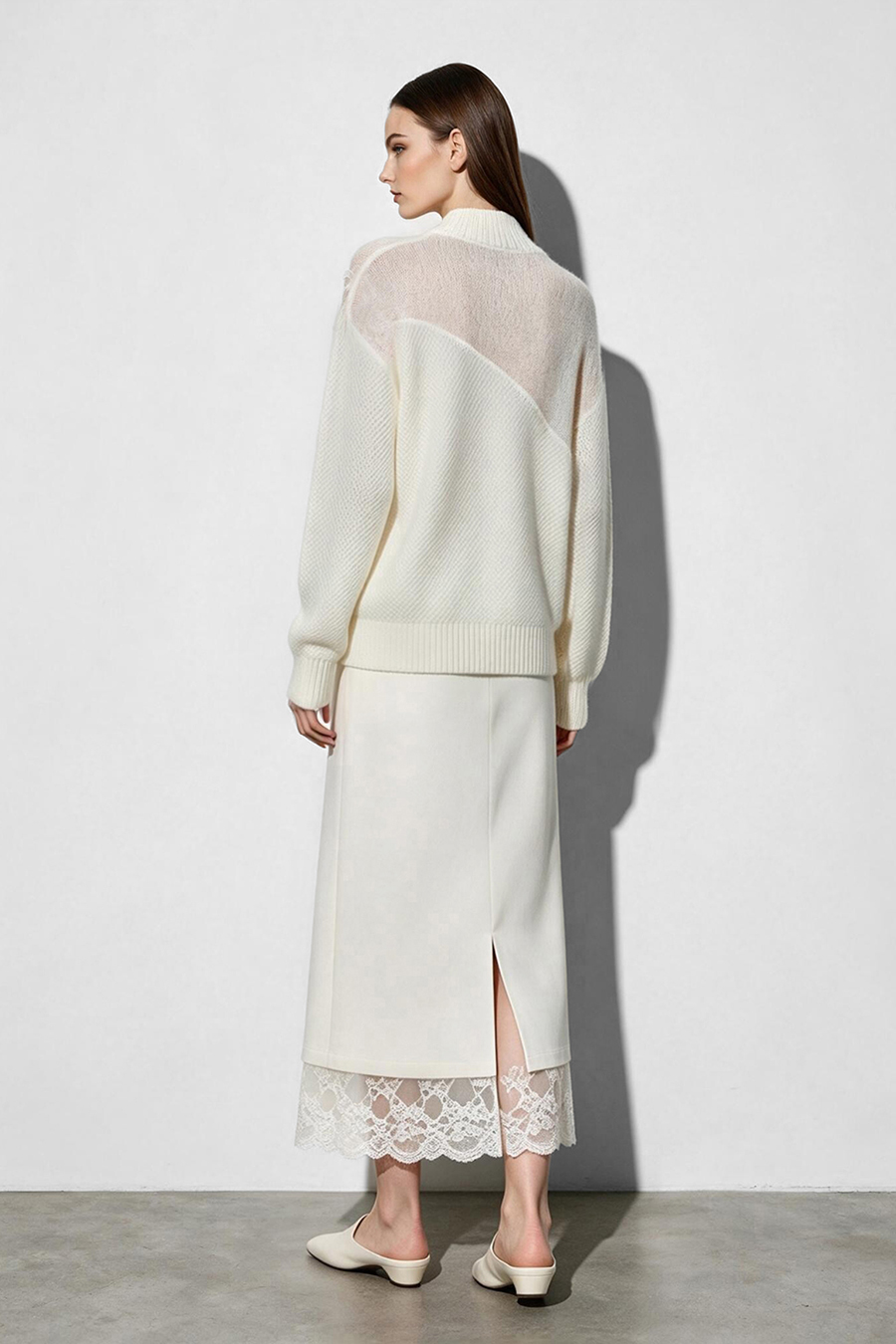 Lace-Trimmed Mock Neck Sweater|AMII