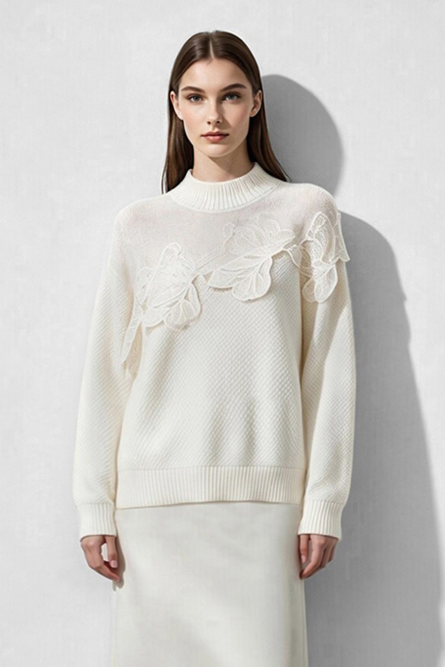 Lace-Trimmed Mock Neck Sweater|AMII