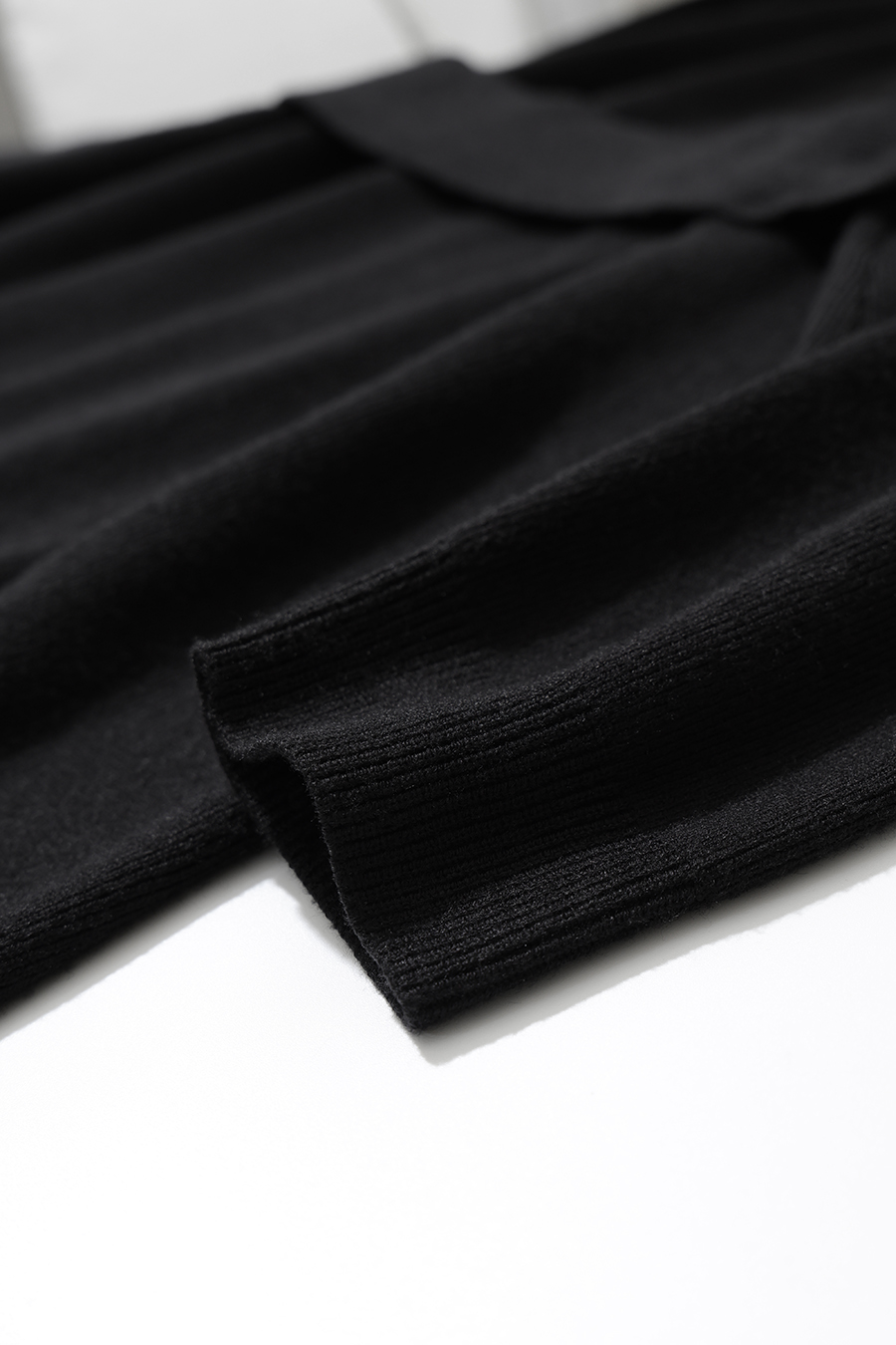 Mock Neck Belted Dress|AMII