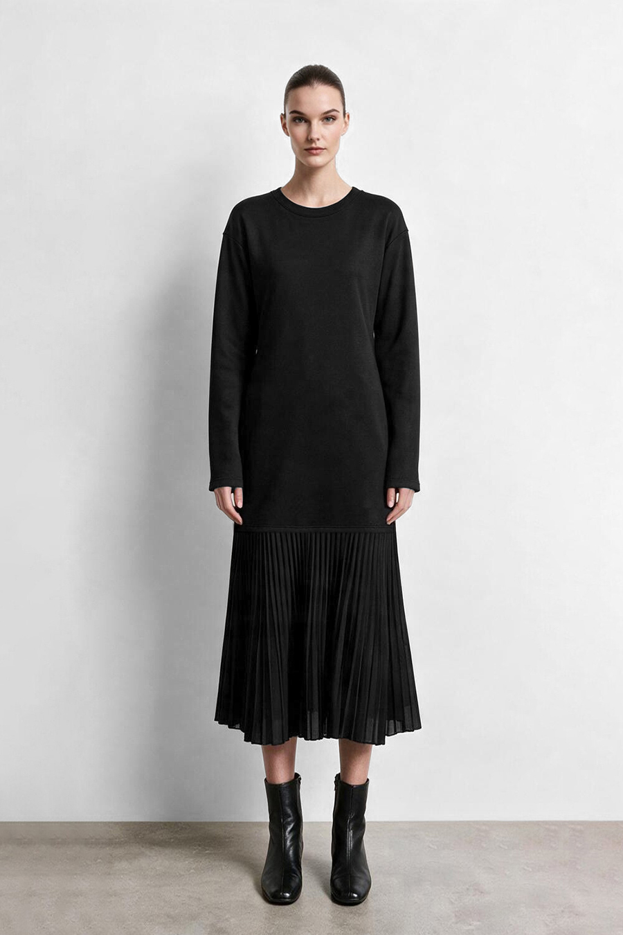 Air-Layer Contrast-Paneled Dress|AMII