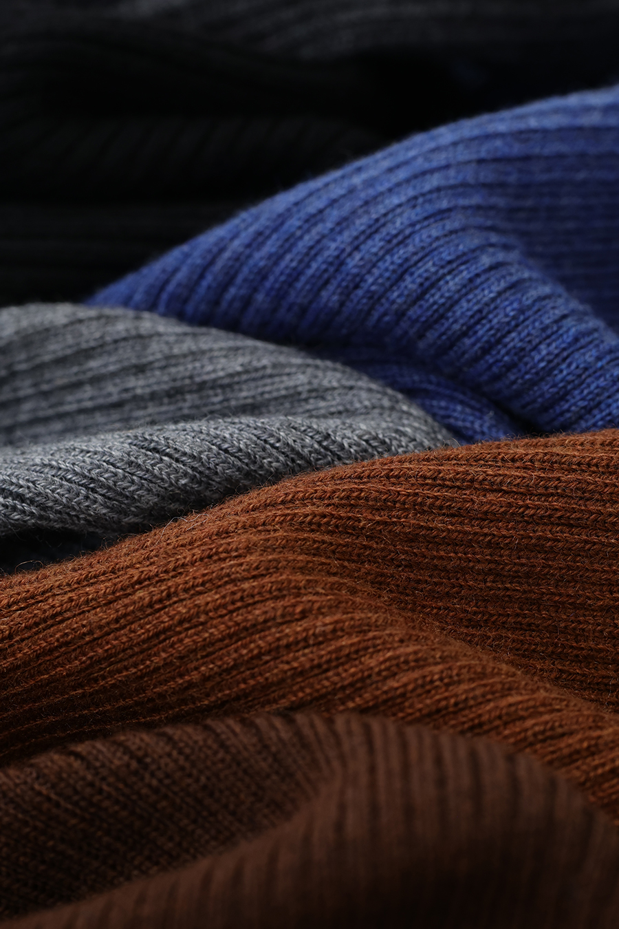 Mock Neck Color-Block Sweater|AMII