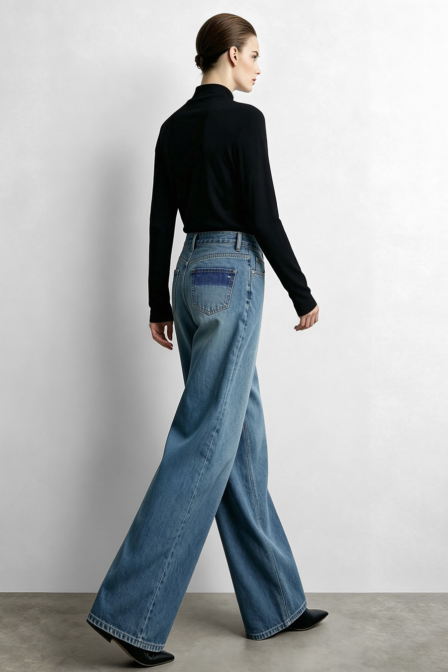 Mesh-Paneled Mock Neck T-Shirt|AMII
