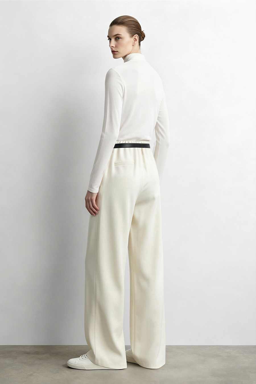 Mesh-Paneled Mock Neck T-Shirt|AMII
