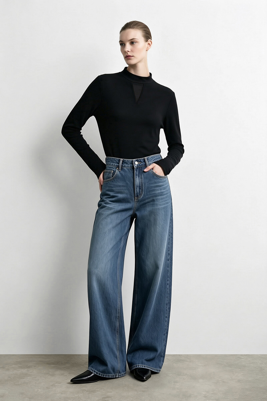 Mesh-Paneled Mock Neck T-Shirt|AMII