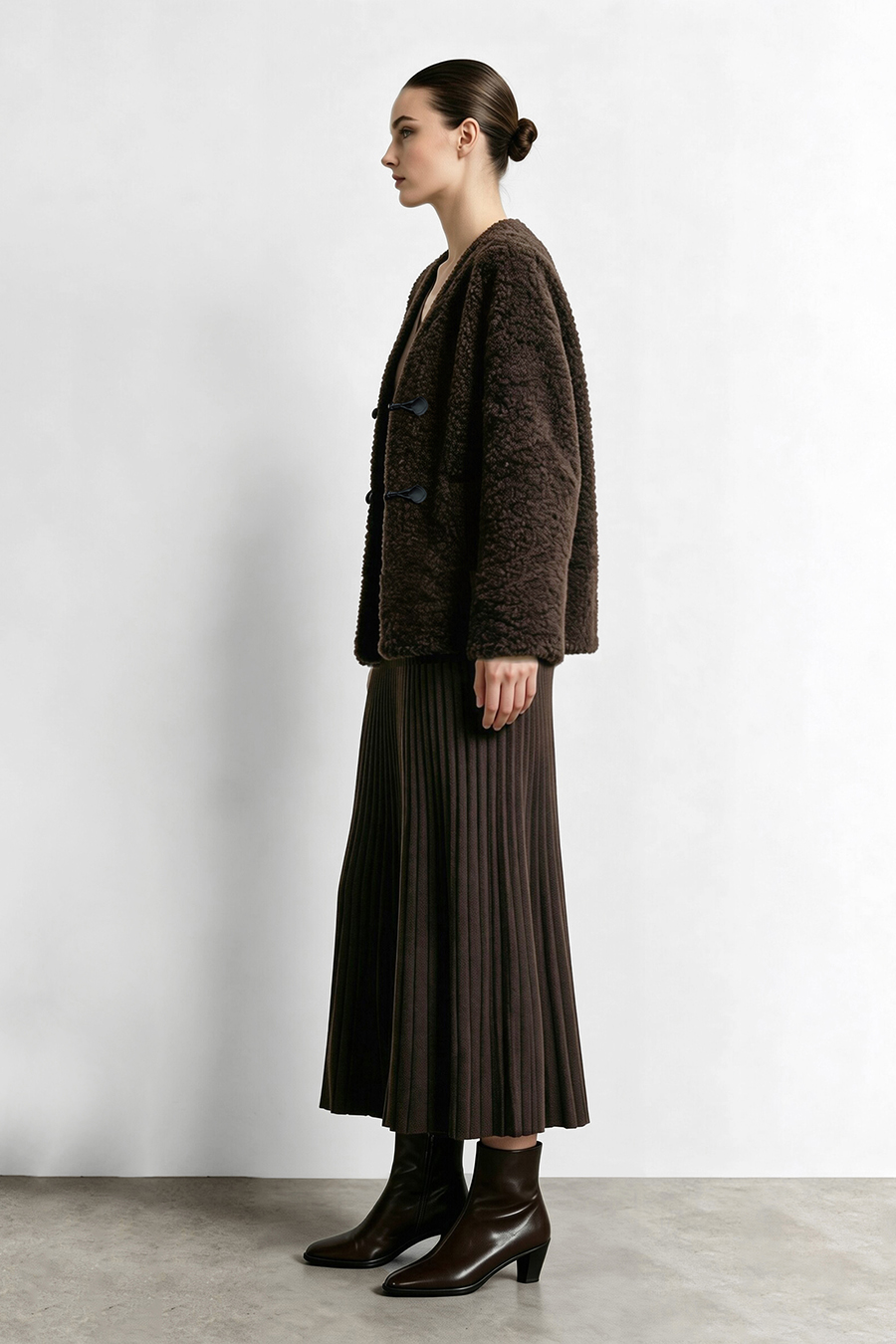 V-Neck Bouclé Fleece Fur Coat|AMII
