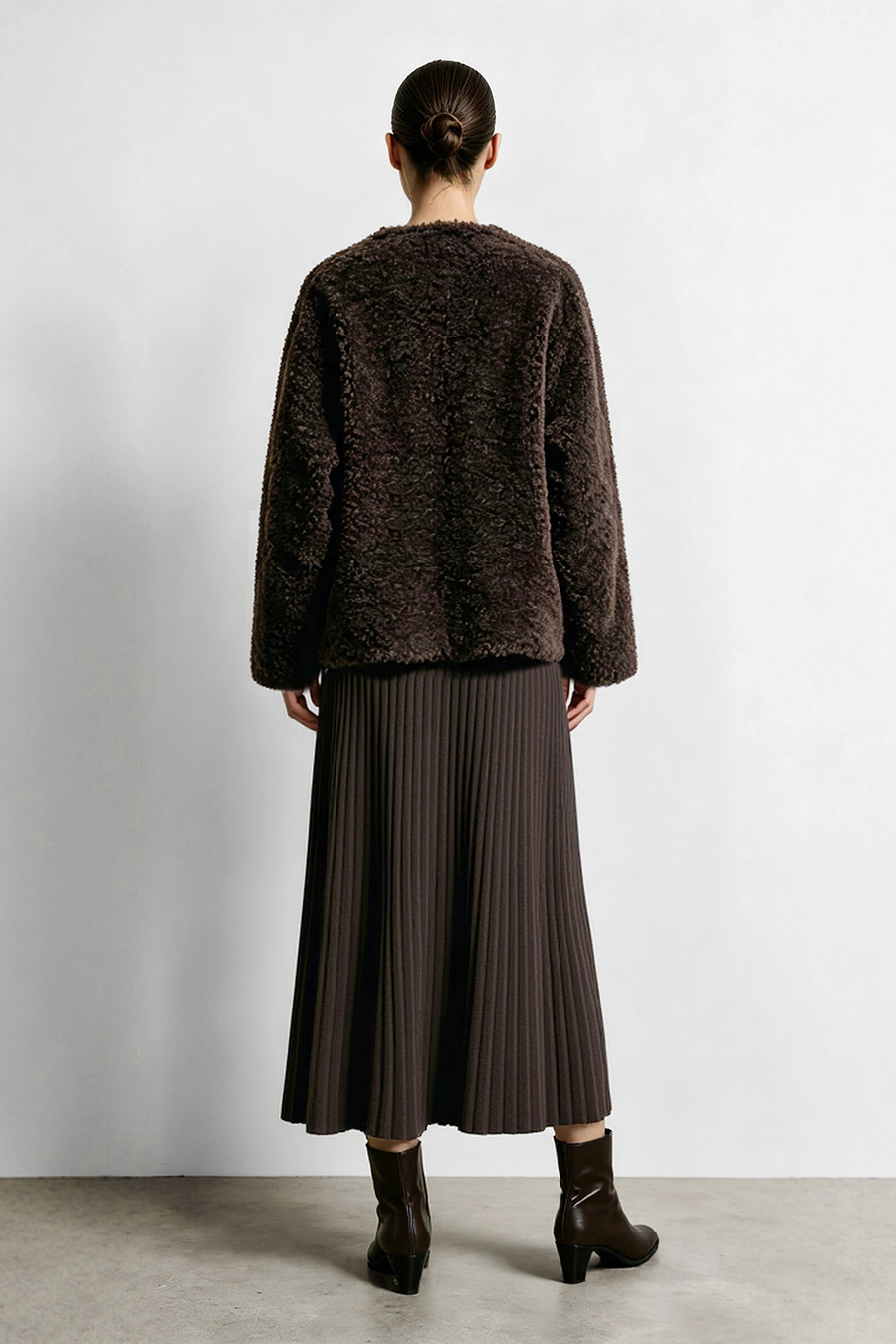 V-Neck Bouclé Fleece Fur Coat|AMII
