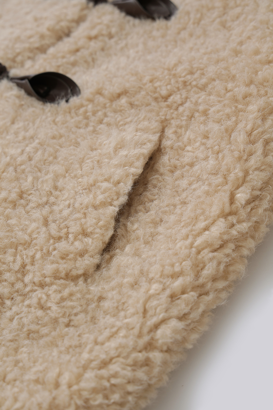 V-Neck Bouclé Fleece Fur Coat|AMII