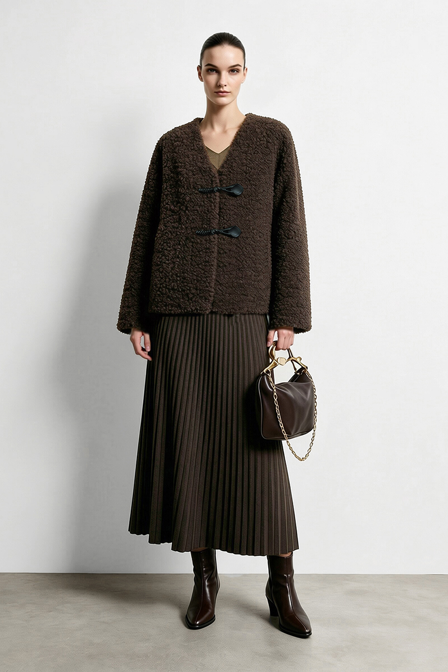 V-Neck Bouclé Fleece Fur Coat|AMII