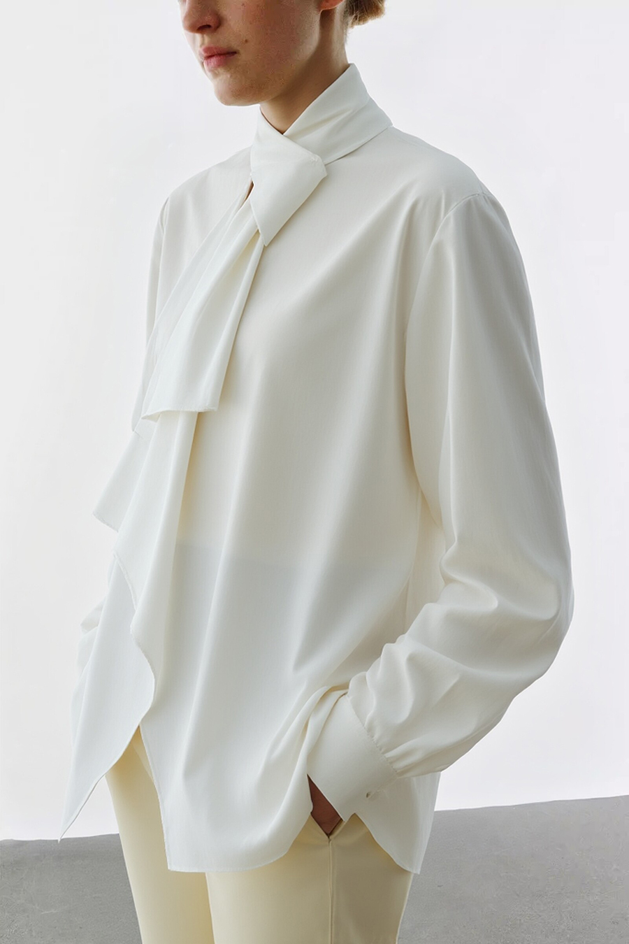 Beaded Ribbon Stand Collar Shirt|AMII