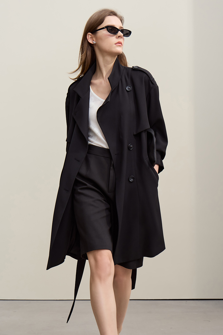 Belted double-breasted trench coat|AMII