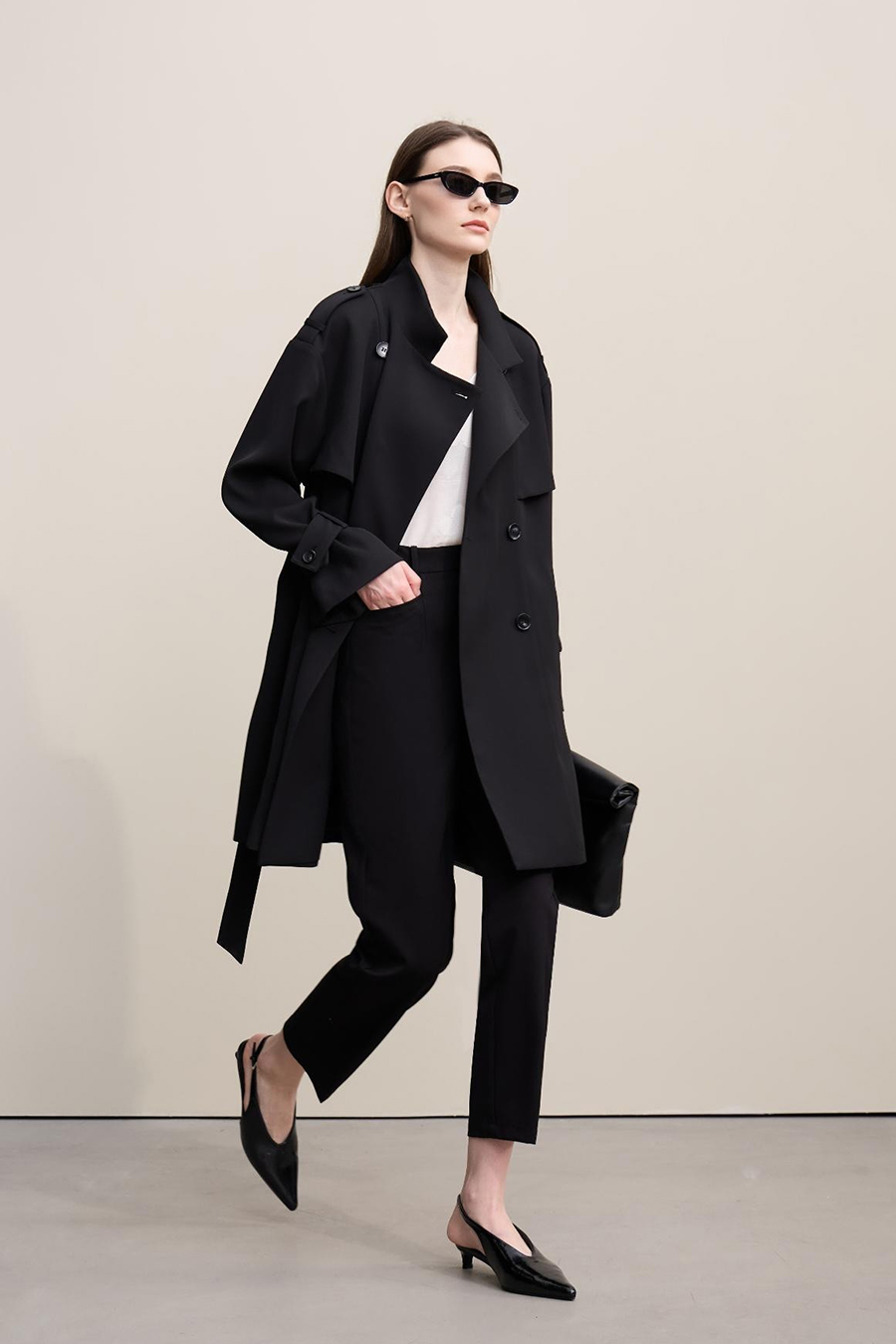 Belted double-breasted trench coat|AMII