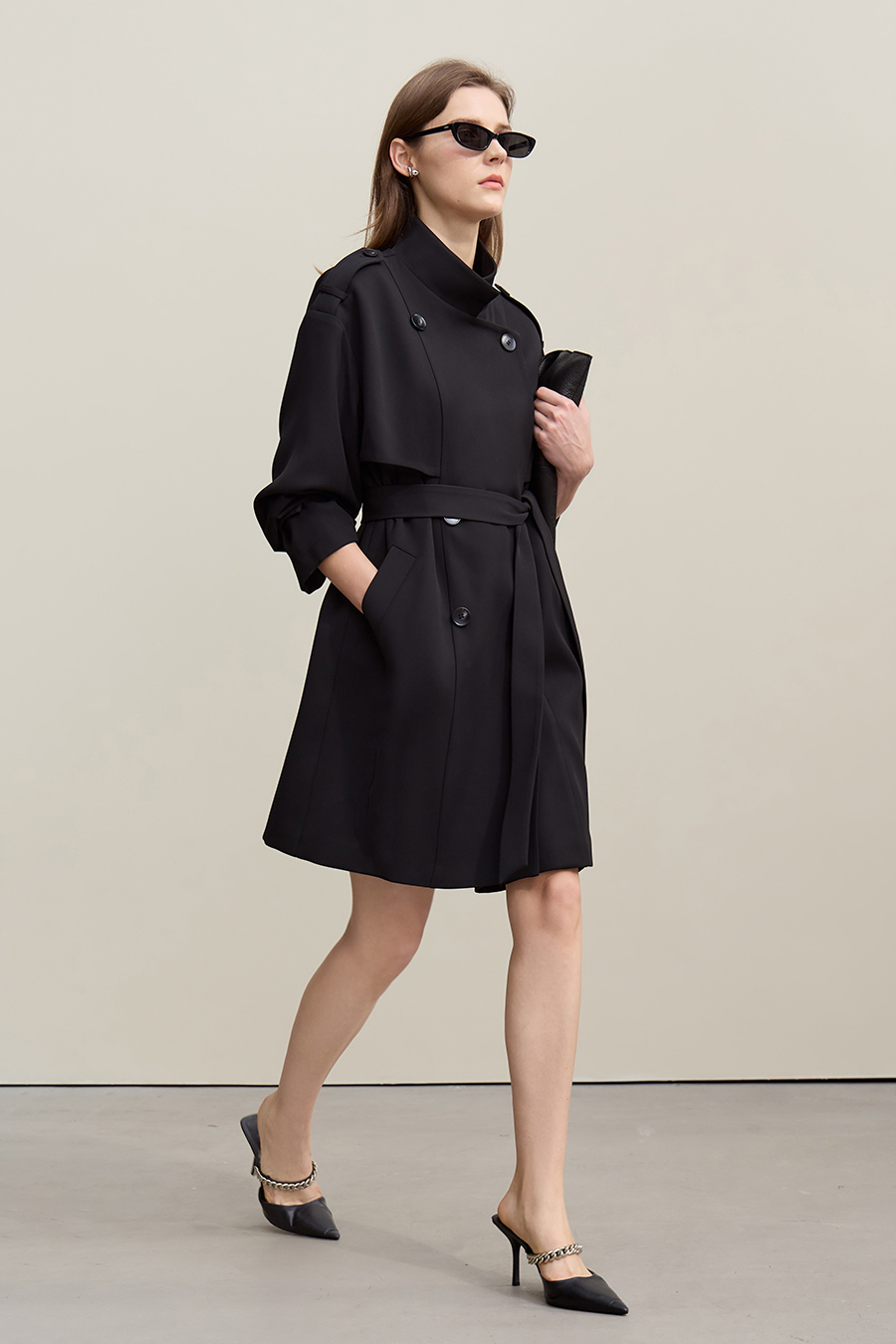 Belted double-breasted trench coat|AMII