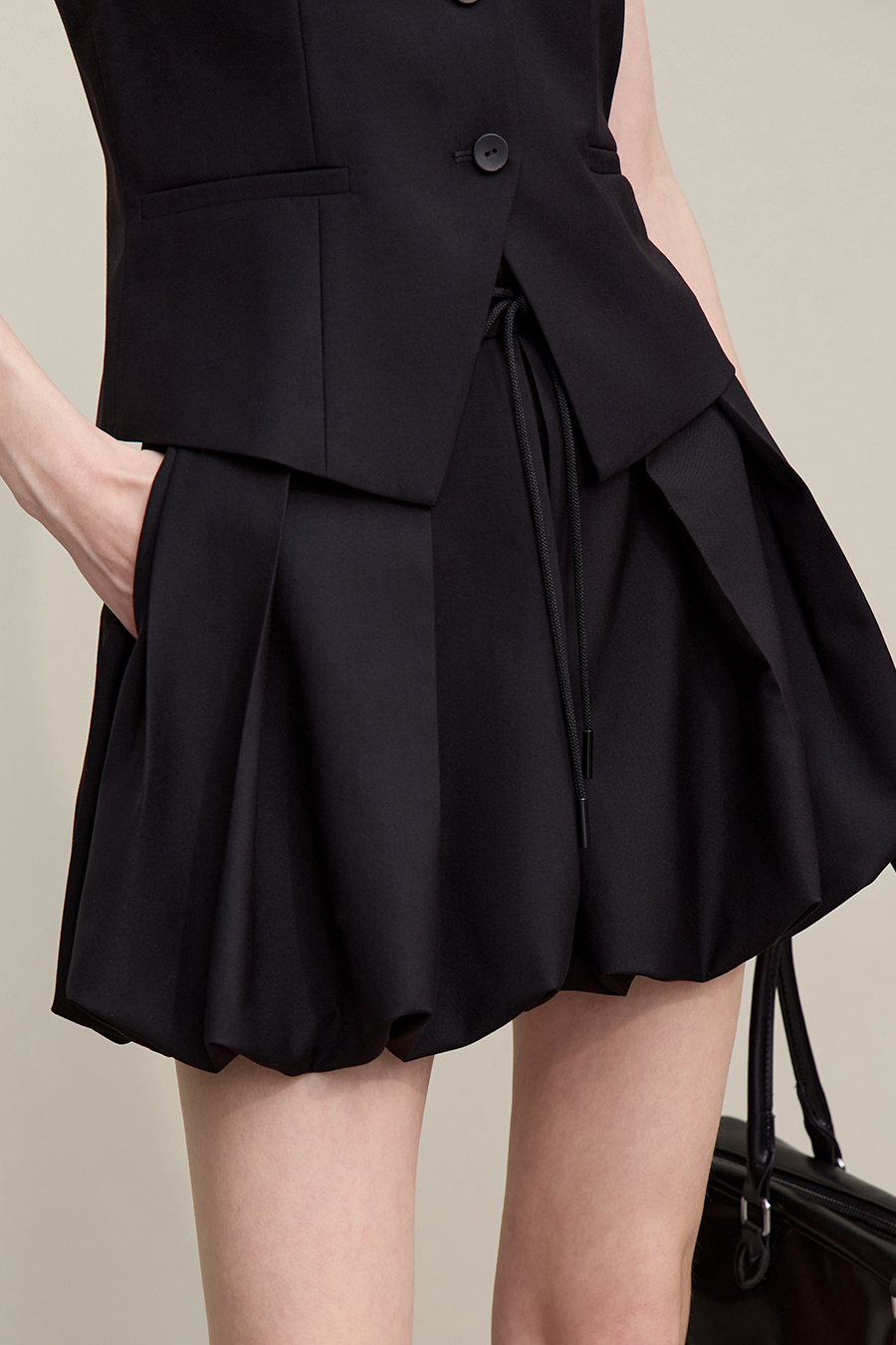 Tie-Waist Bud-Shaped Casual Shorts