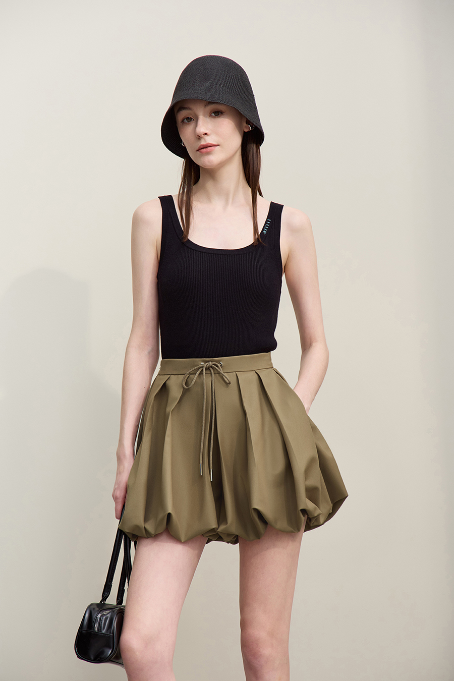 Tie-Waist Bud-Shaped Casual Shorts