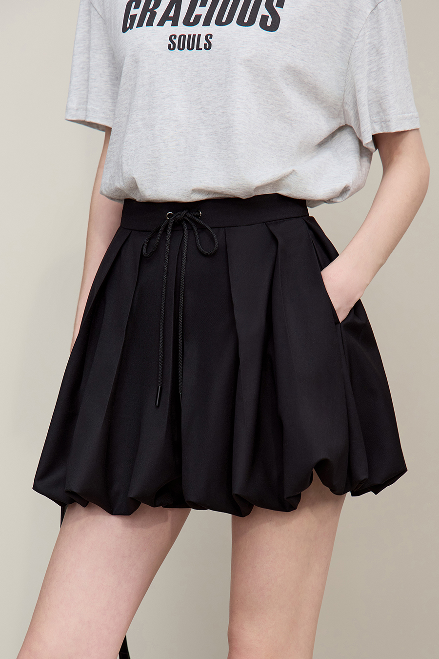 Tie-Waist Bud-Shaped Casual Shorts