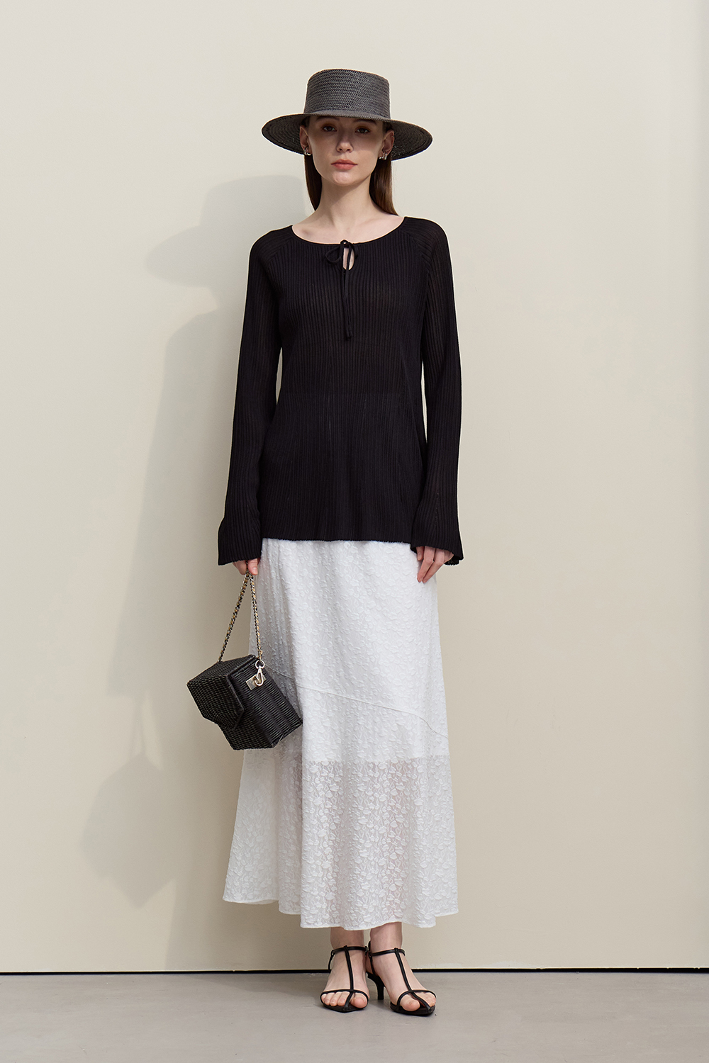 Round Neck Tie Knit Sweater