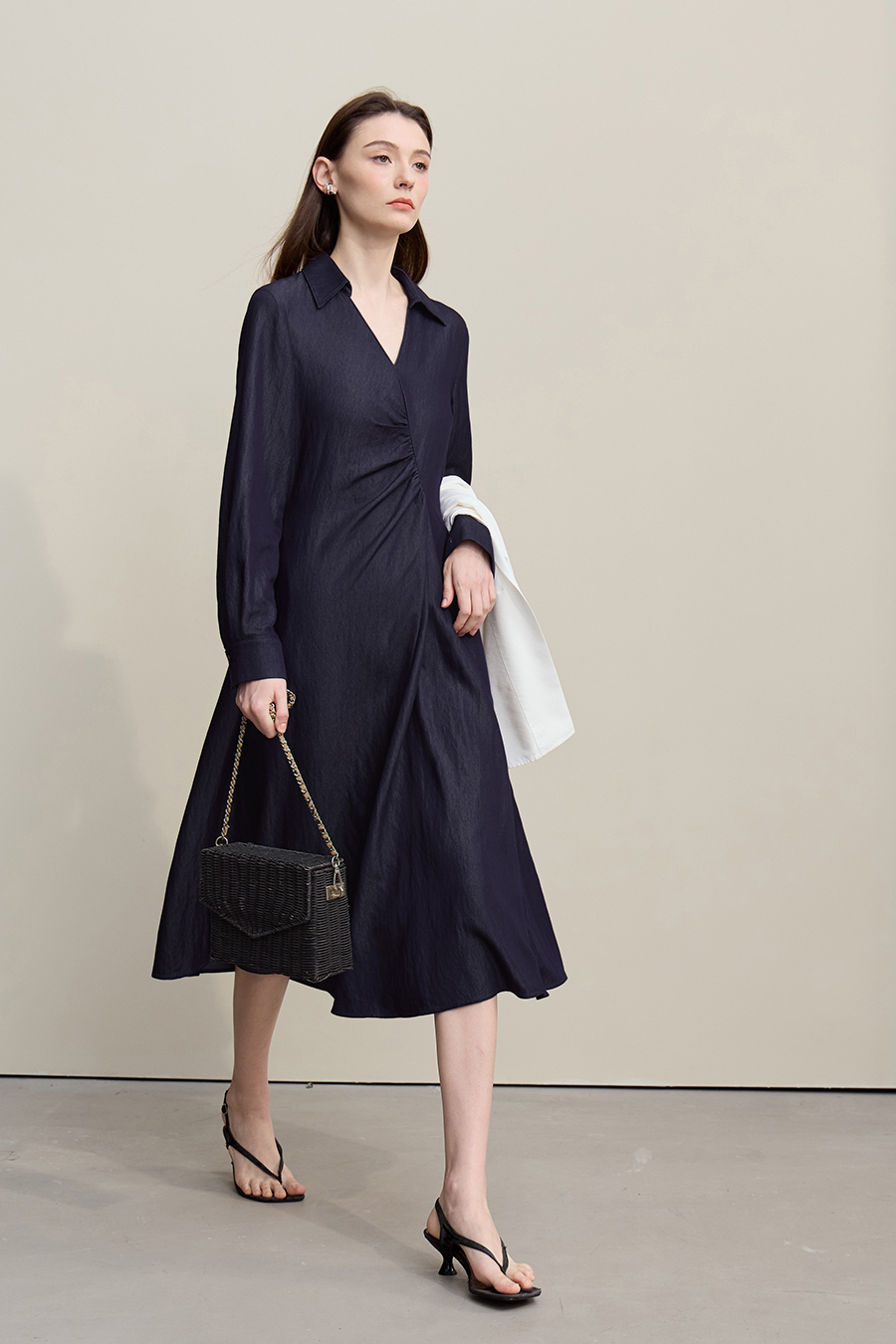 Fitted gathered dress|AMII