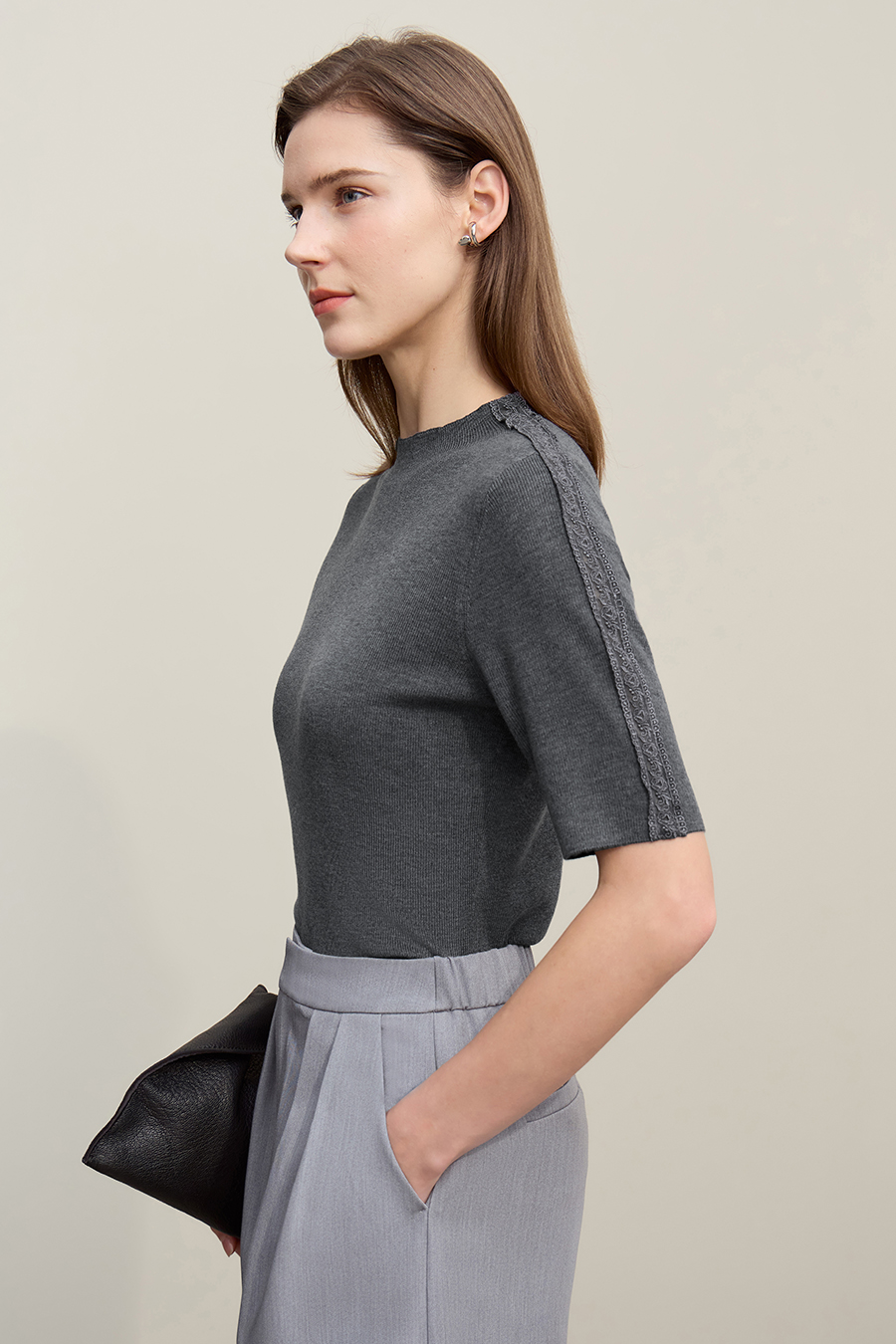 Lace-trim spliced knit sweater|AMII