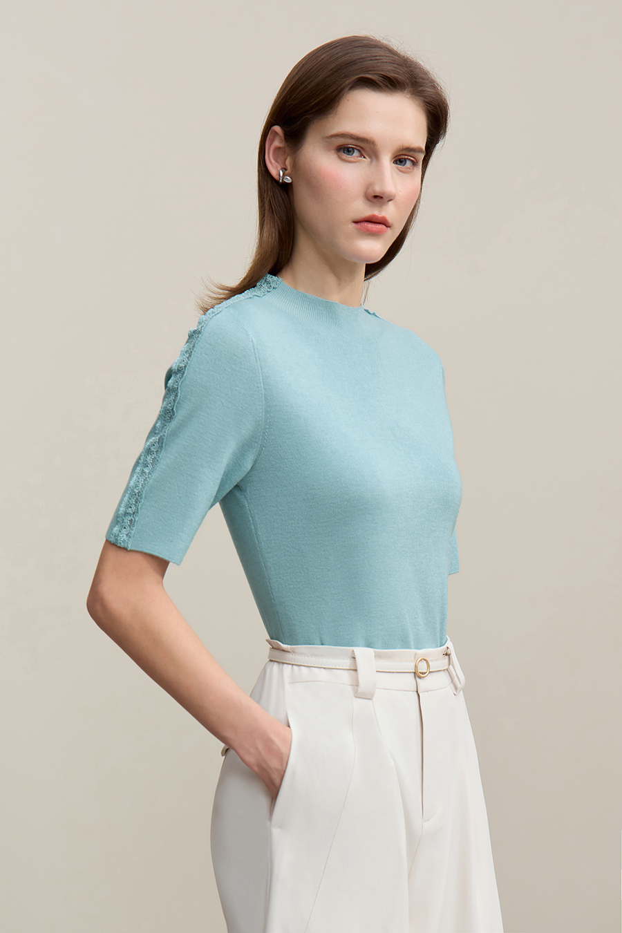 Lace-trim spliced knit sweater|AMII