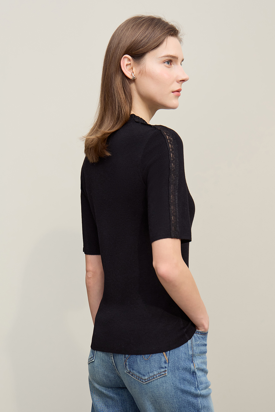 Lace-trim spliced knit sweater|AMII