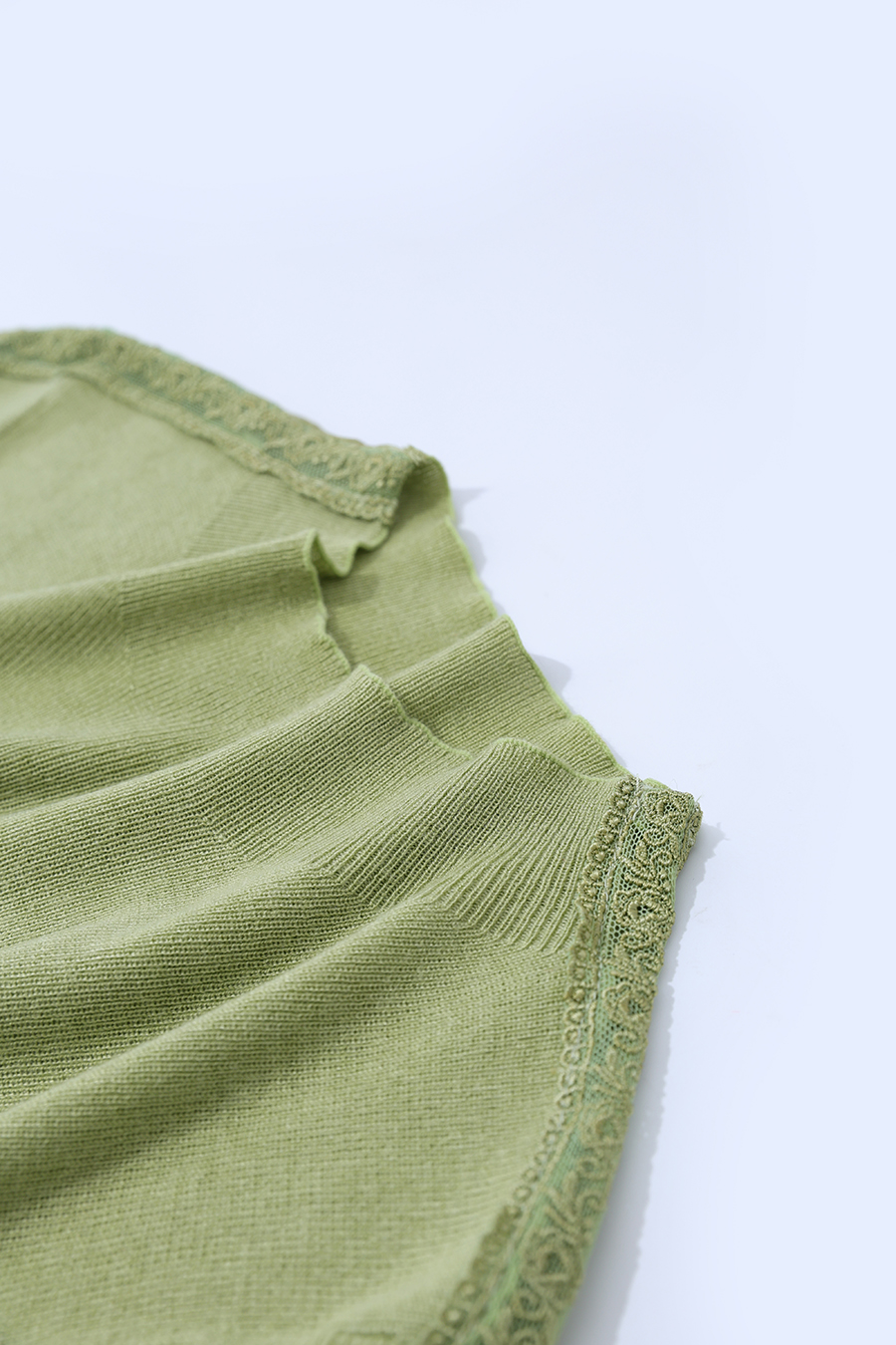 Lace-trim spliced knit sweater|AMII