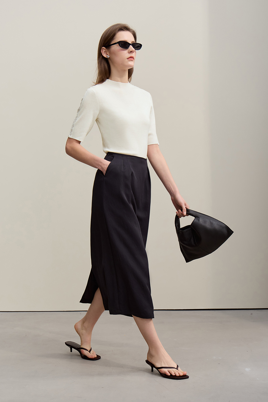 Lace-trim spliced knit sweater|AMII