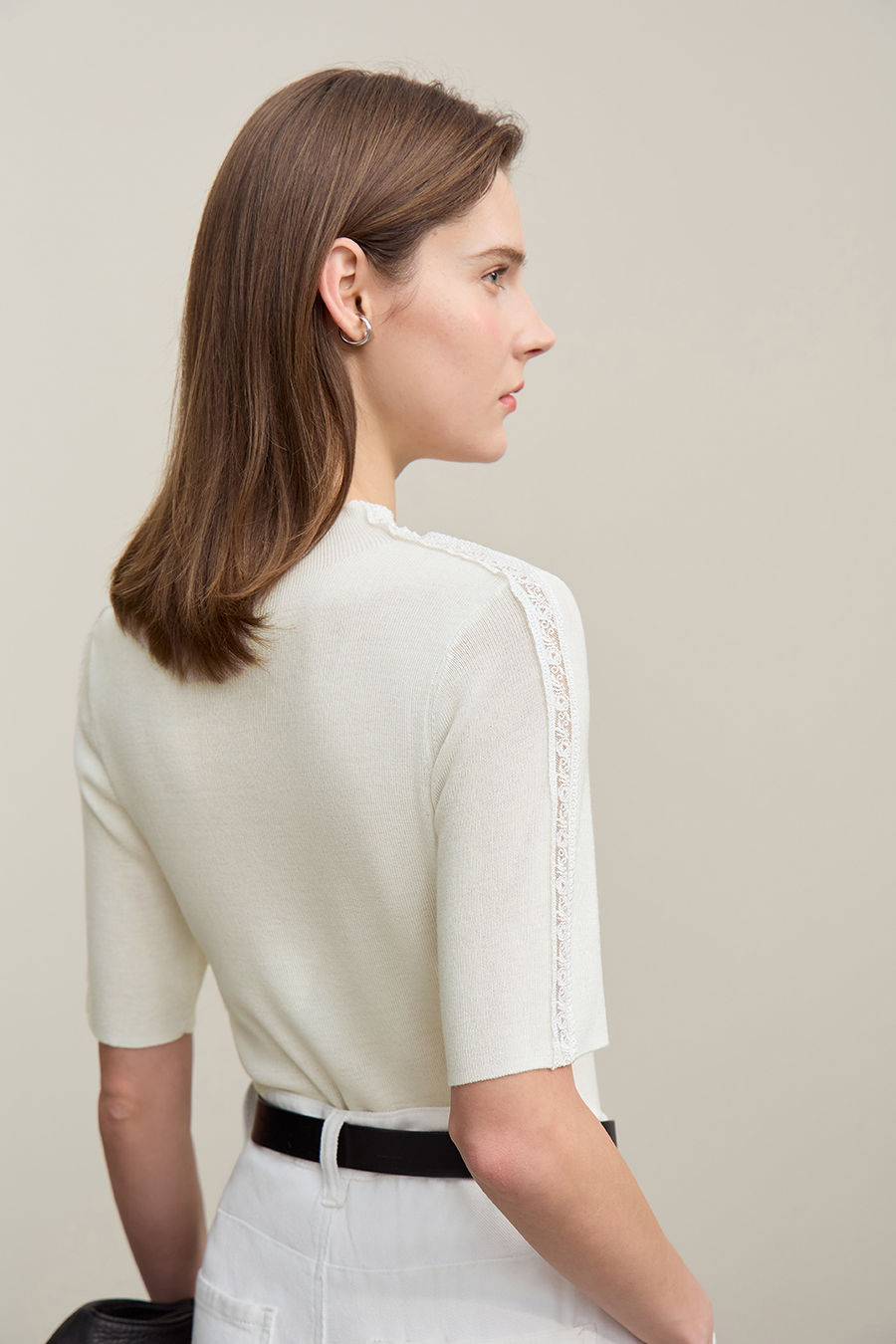 Lace-trim spliced knit sweater|AMII